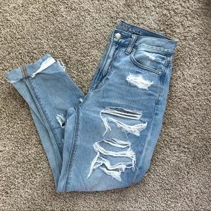 American Eagle Distressed Mom Jean 0S